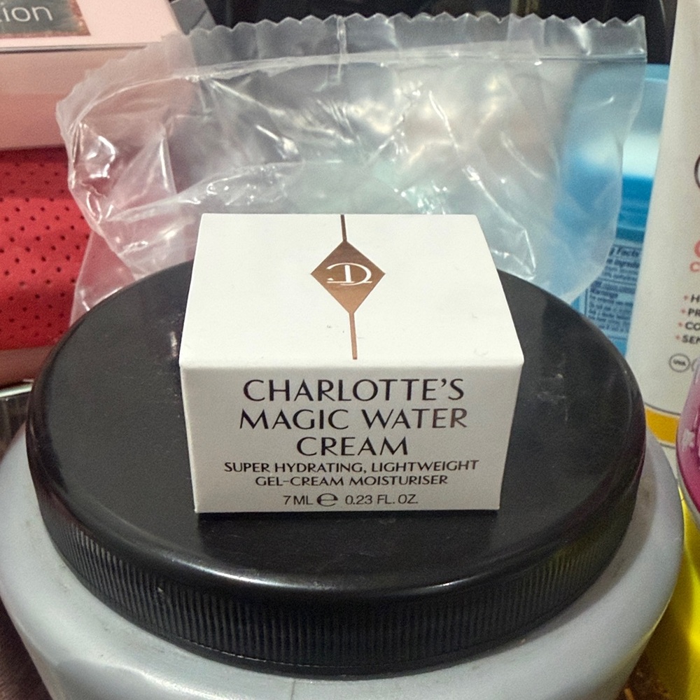 Charlotte Tilbury Magic Water Cream in White and Gold